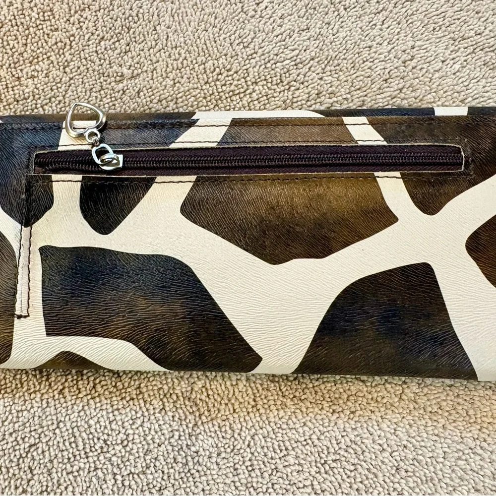 Dooney & Bourke Giraffe Print Shoulder Bag with Wallet - Picture 9 of 11